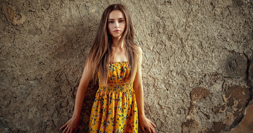 4K Long Hair Blonde Girl Picture Wallpaper Background