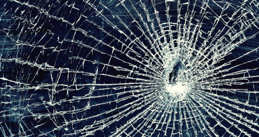 Computer 4K Cracked Screen HD Wallpaper