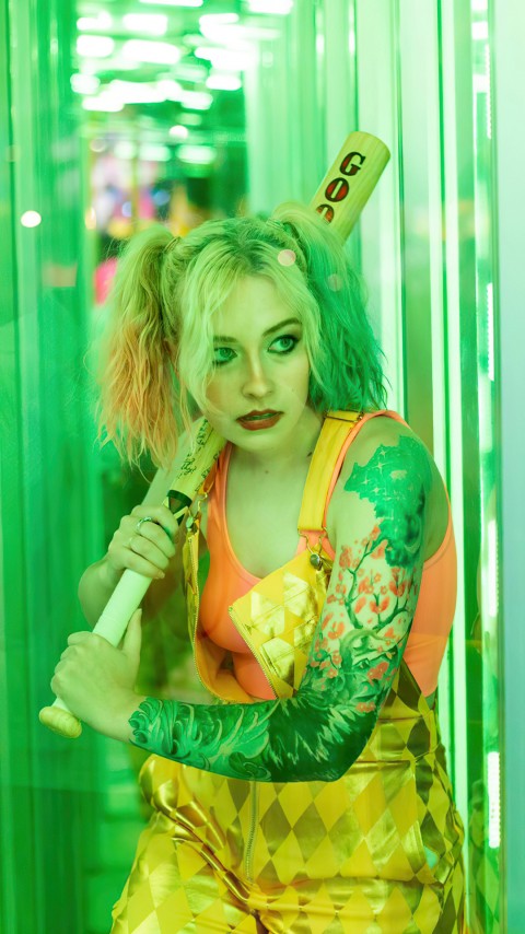 Harley Quinn with Bat Cosplay Wallpaper Mobile
