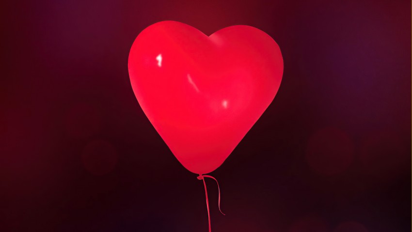 Red Love Balloon 5K Wallpaper Background