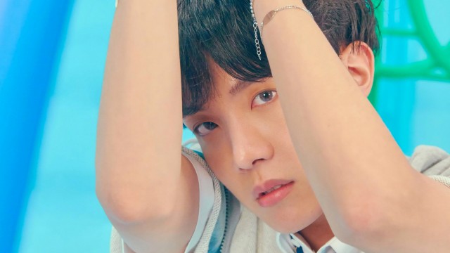 Cute J-Hope Hobi BTS 8K Background