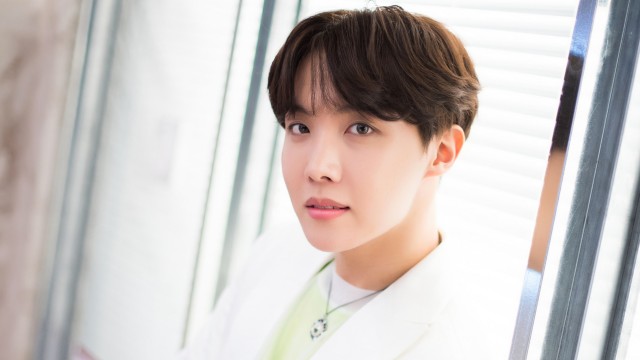 Ultra HD Cute J-Hope Hobi BTS 8K Wallpaper