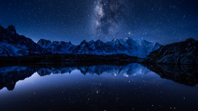 8K Milky Way Wallpaper Background