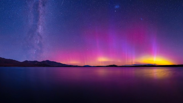 8K Purple Aurora Picture Wallpaper Background