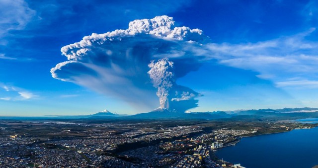 Volcano Eruption Smoke 4K Wallpaper