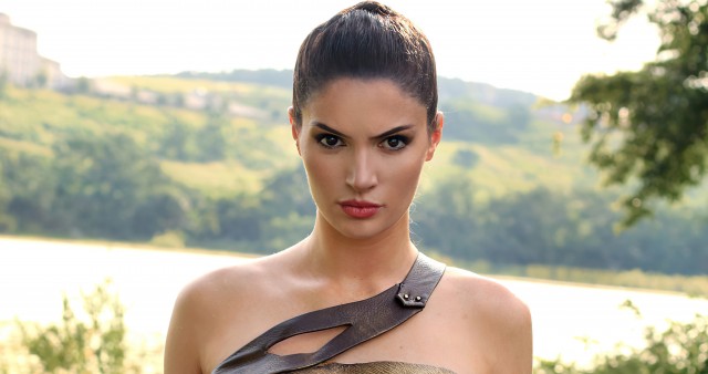 Wonder Woman Golden Armor HD Wallpaper Background