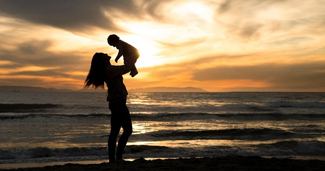 Ultra HD Mother Love 4K Wallpaper