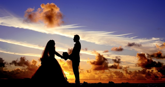 Maldives Sunset Married 4K Background